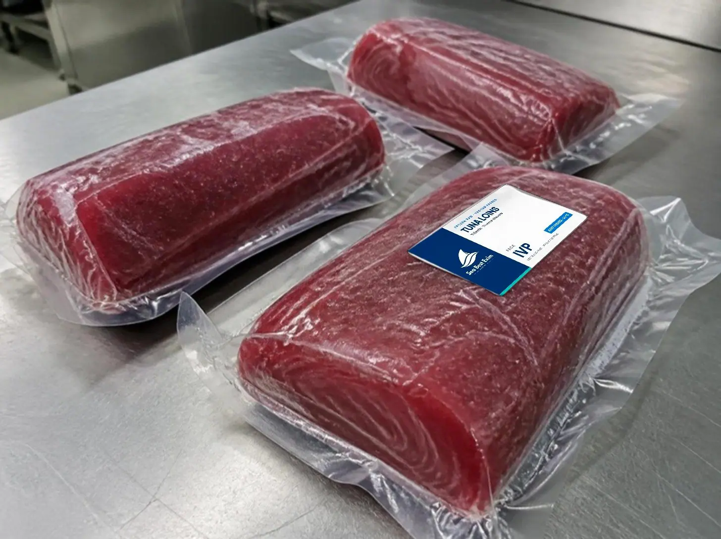 Frozen raw tuna loins, vacuum packed